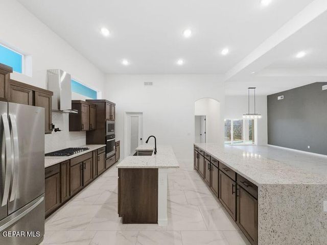 422 Masoud Court, El Paso, TX 79932