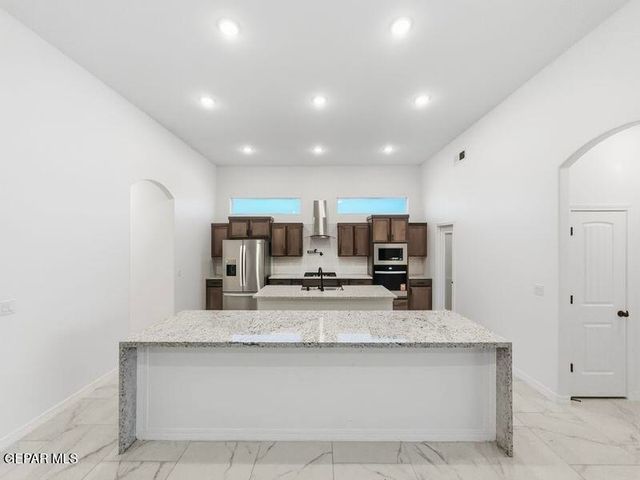 422 Masoud Court, El Paso, TX 79932