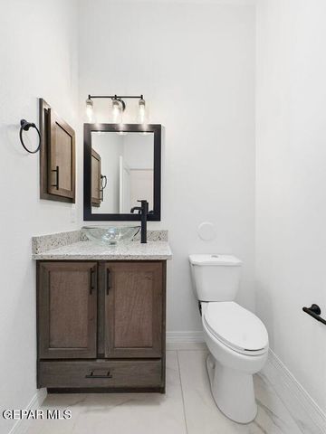 422 Masoud Court, El Paso, TX 79932