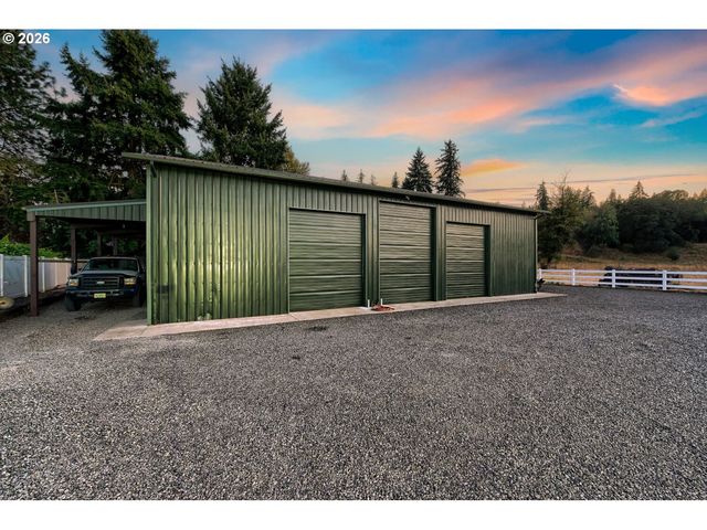 15337 S HATTAN Rd, Oregon City, OR 97045