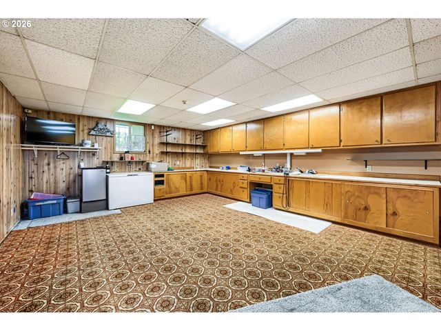 15337 S HATTAN Rd, Oregon City, OR 97045