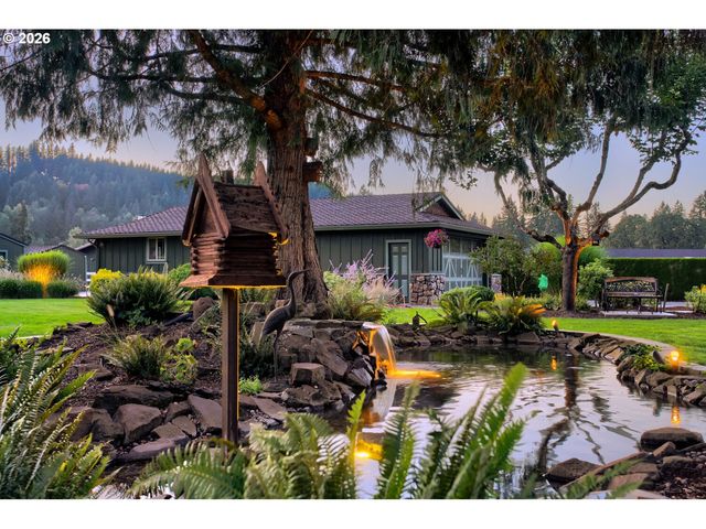 15337 S HATTAN Rd, Oregon City, OR 97045