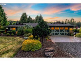 15337 S HATTAN Rd, Oregon City, OR 97045