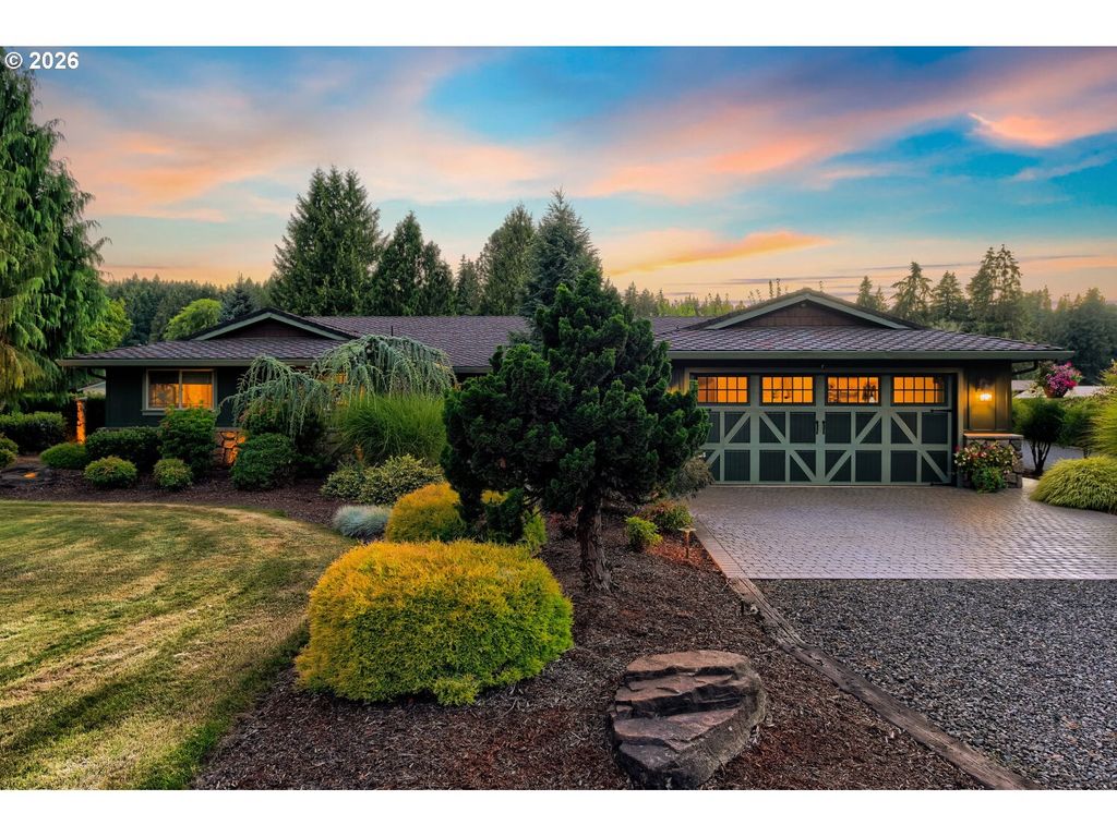 15337 S HATTAN Rd, Oregon City, OR 97045