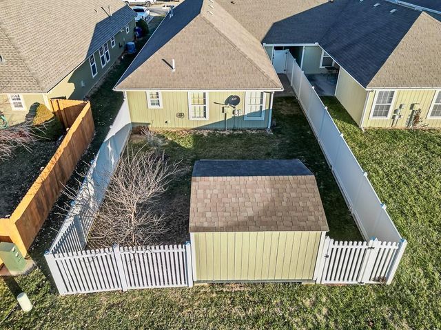 2308 Sycamore Drive, Tonganoxie, KS 66086