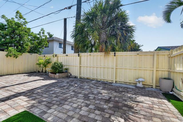 4460 NE 5th Avenue, Boca Raton, FL 33431