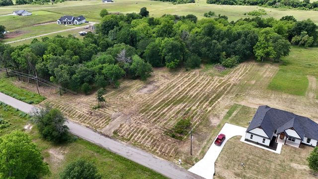 3164 County Road 1076, Celeste, TX 75423