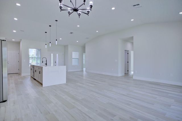 4900 Myrtle Beach Dr, Sebring, FL 33872