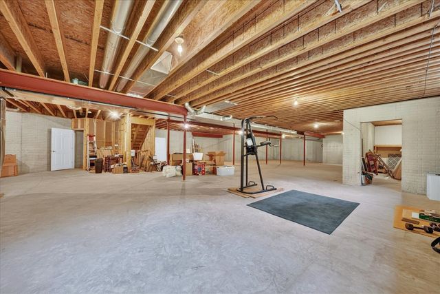 9348 Stoneview Lane, Whitmore Lake, MI 48189