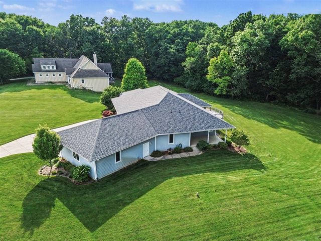 9348 Stoneview Lane, Whitmore Lake, MI 48189
