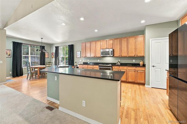 25265 E Park Crescent Drive, Aurora, CO 80016