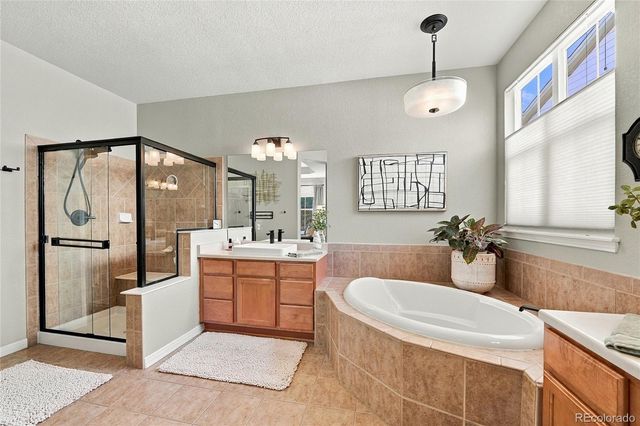 25265 E Park Crescent Drive, Aurora, CO 80016