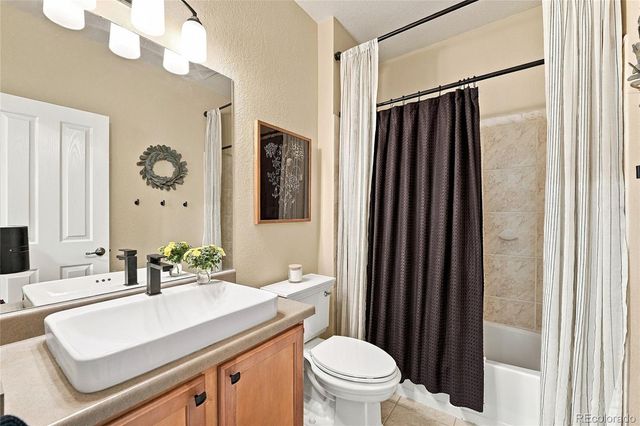 25265 E Park Crescent Drive, Aurora, CO 80016