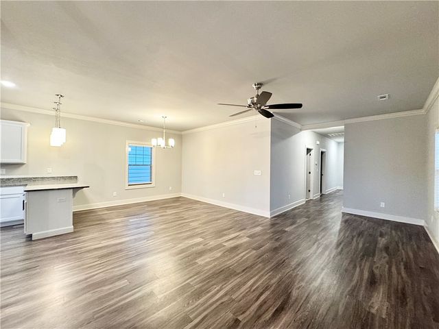 820 NE Heights Lane, Bentonville, AR 72712