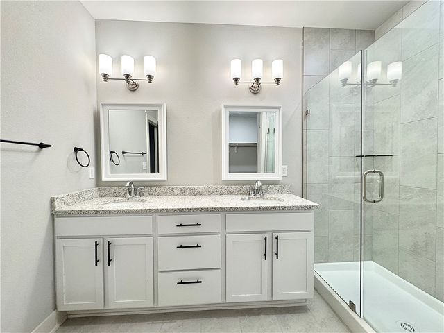 820 NE Heights Lane, Bentonville, AR 72712