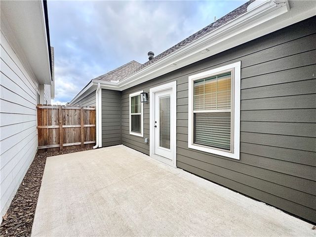 820 NE Heights Lane, Bentonville, AR 72712