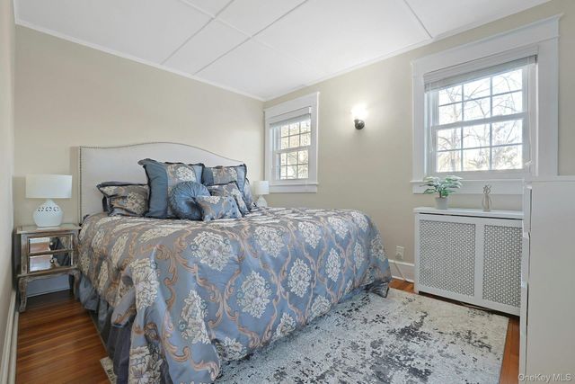 32 Lynwood Road, Scarsdale, NY 10583