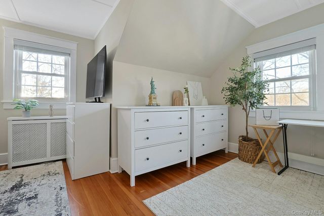 32 Lynwood Road, Scarsdale, NY 10583