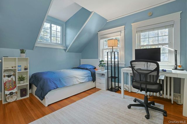 32 Lynwood Road, Scarsdale, NY 10583