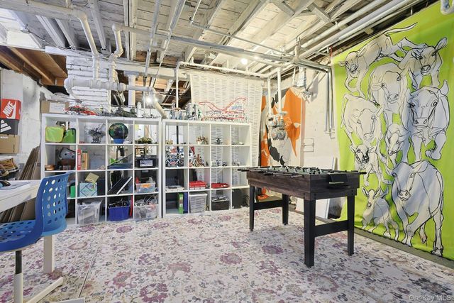 32 Lynwood Road, Scarsdale, NY 10583