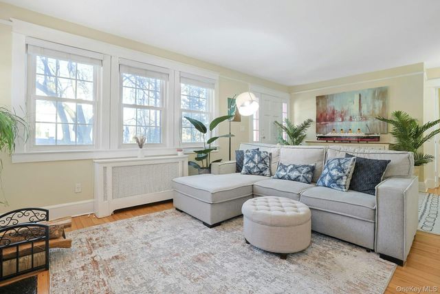 32 Lynwood Road, Scarsdale, NY 10583