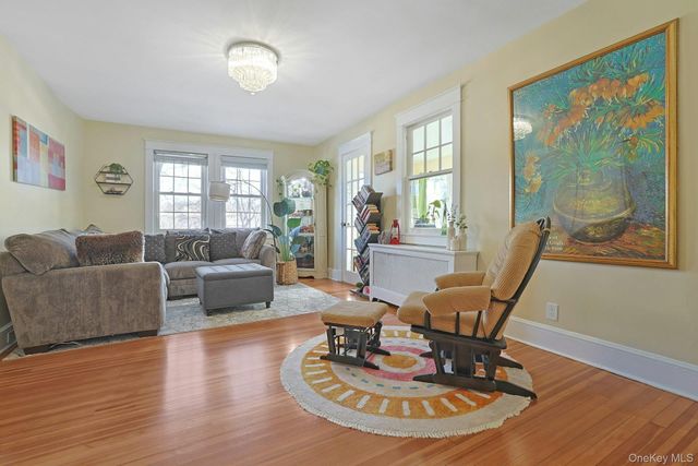 32 Lynwood Road, Scarsdale, NY 10583