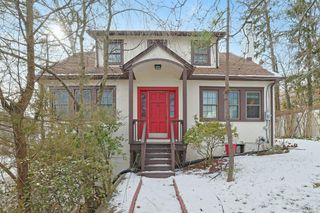 32 Lynwood Road, Scarsdale, NY 10583