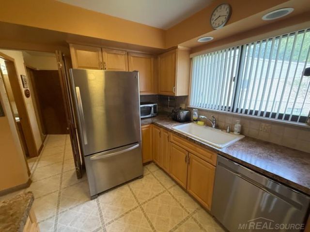 15746 Nader Court, Clinton Township, MI 48038