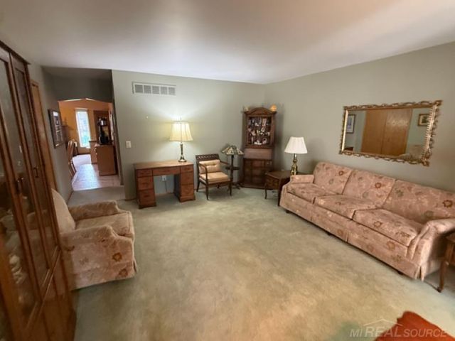 15746 Nader Court, Clinton Township, MI 48038