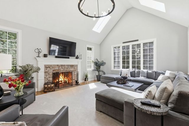 22 Hutchinson, Marlborough, MA 01752