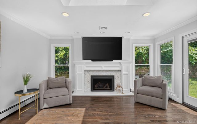 30 Irving Drive, Woodbury, NY 11797