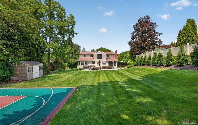 30 Irving Drive, Woodbury, NY 11797