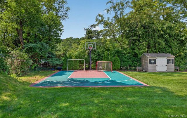 30 Irving Drive, Woodbury, NY 11797