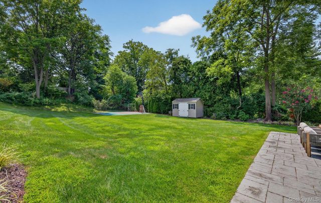 30 Irving Drive, Woodbury, NY 11797