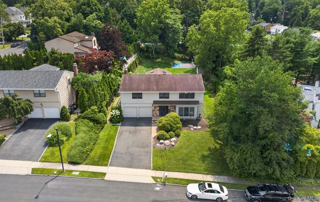 30 Irving Drive, Woodbury, NY 11797
