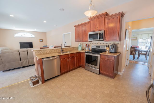 33 Aster Drive, Clifton Park, NY 12148