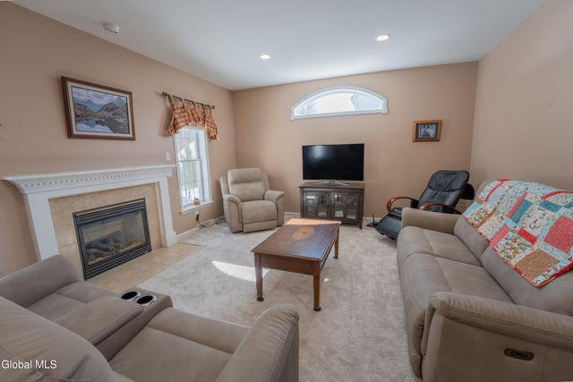 33 Aster Drive, Clifton Park, NY 12148