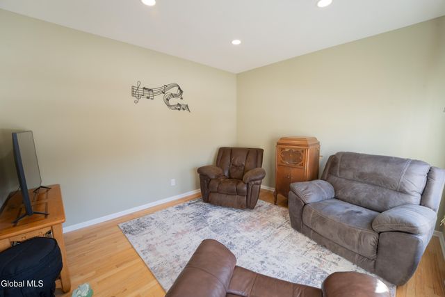 33 Aster Drive, Clifton Park, NY 12148