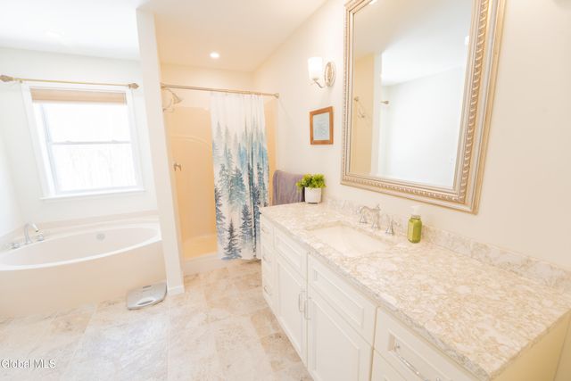 33 Aster Drive, Clifton Park, NY 12148