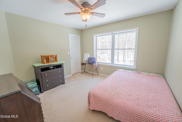 33 Aster Drive, Clifton Park, NY 12148