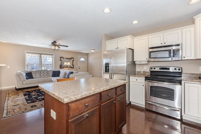 1646 Belclare Road, Normal, IL 61761