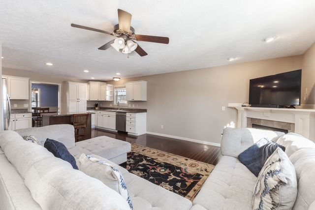 1646 Belclare Road, Normal, IL 61761