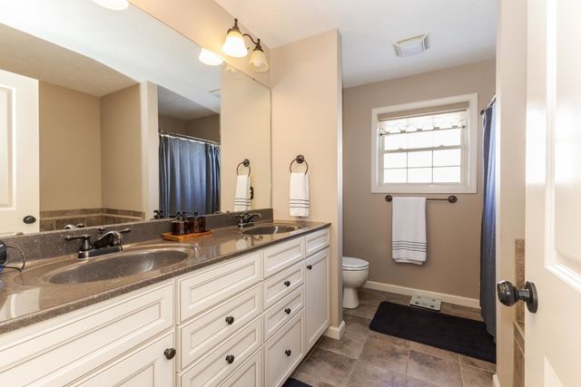 1646 Belclare Road, Normal, IL 61761