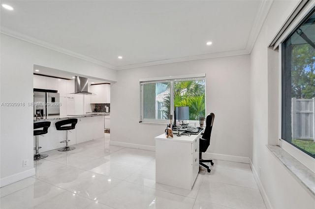 4662 NW 99th Ave, Sunrise, FL 33351