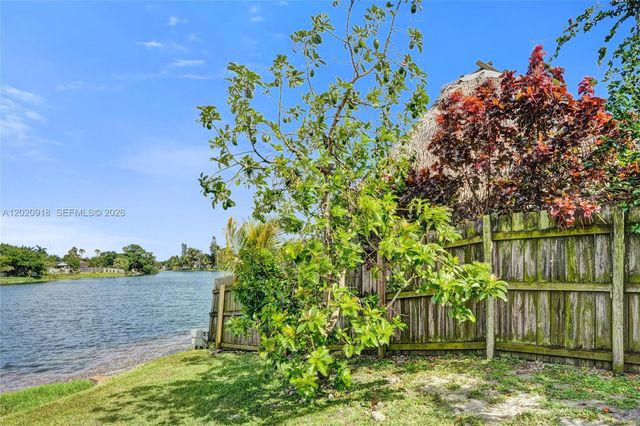 4662 NW 99th Ave, Sunrise, FL 33351