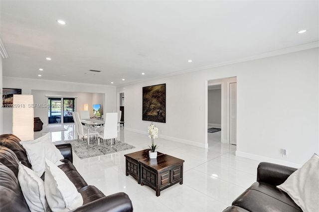 4662 NW 99th Ave, Sunrise, FL 33351