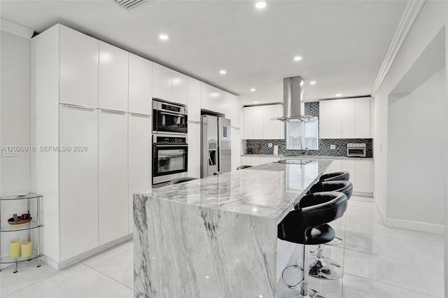 4662 NW 99th Ave, Sunrise, FL 33351