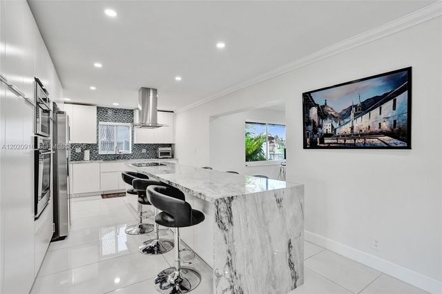 4662 NW 99th Ave, Sunrise, FL 33351