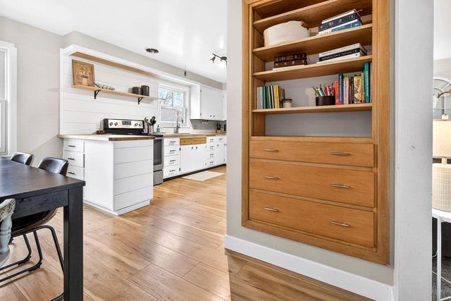 729 E MAES AVENUE, Kimberly, WI 54136