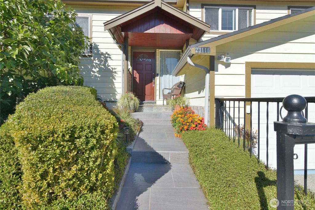 23116 80th Place W, Edmonds, WA 98026